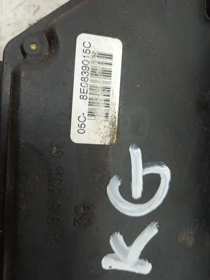 Audi A4 S4 B6 8E 8H (2000 - 2006) 8E0839015 Замок задней двери — фото 2