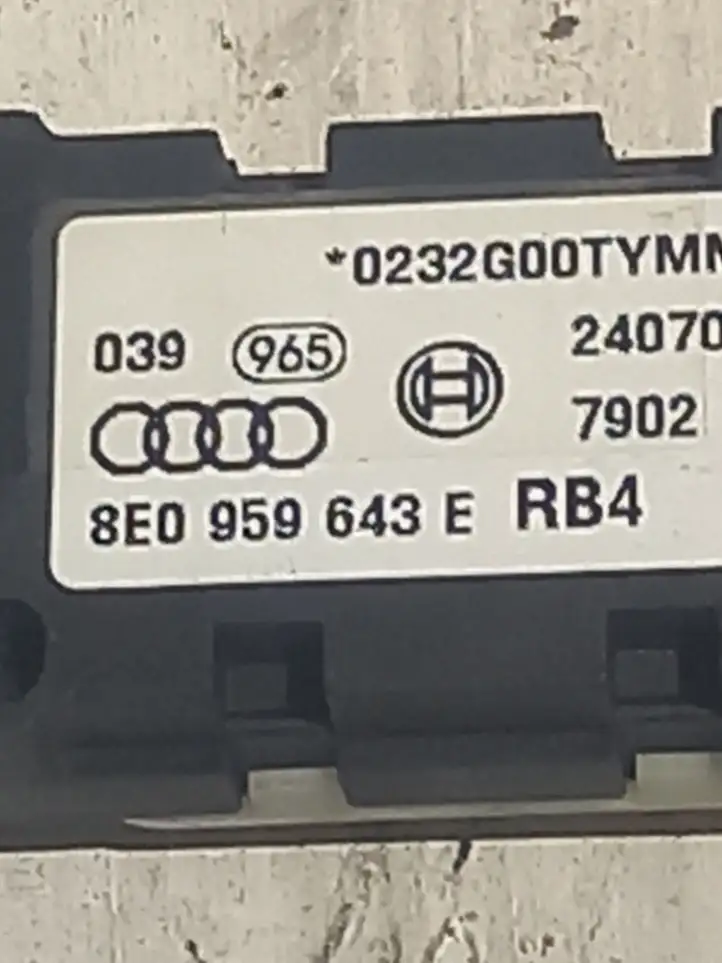 Audi A4 S4 B6 8E 8H (2000 - 2006) 8E0959643E Датчик удара SRS — фото 3