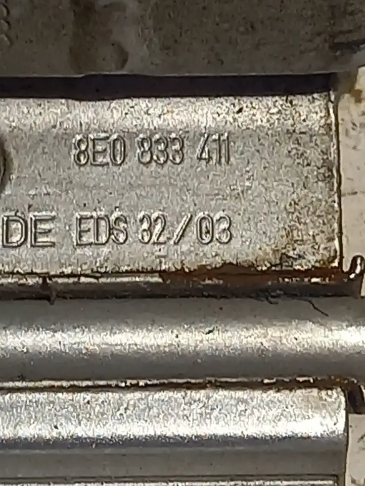 Audi A4 S4 B6 8E 8H (2000 - 2006) 8E0833411 Петли задней двери (комплект) — фото 2