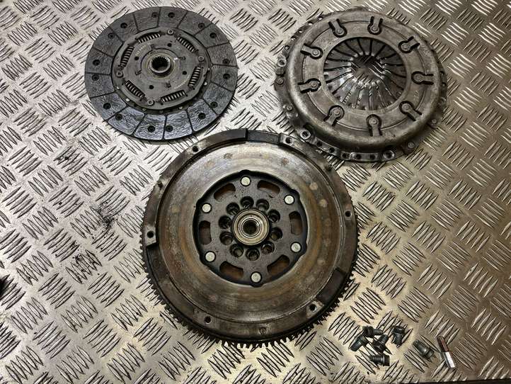 Audi A6 (2004 - 2008)  323064510 Комплект сцепления