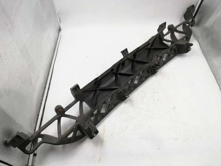 Audi Q7 (2005 - 2009)  4L0807329  Держатель заднего бампера (кронштейн)