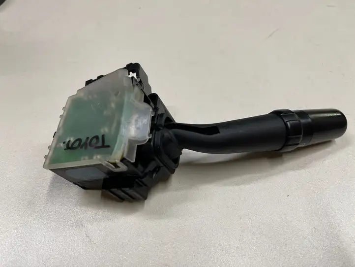 Toyota Corolla Verso E121 (2004 - 2007) 8465205170 Переключатель стеклоочистителей — фото 2