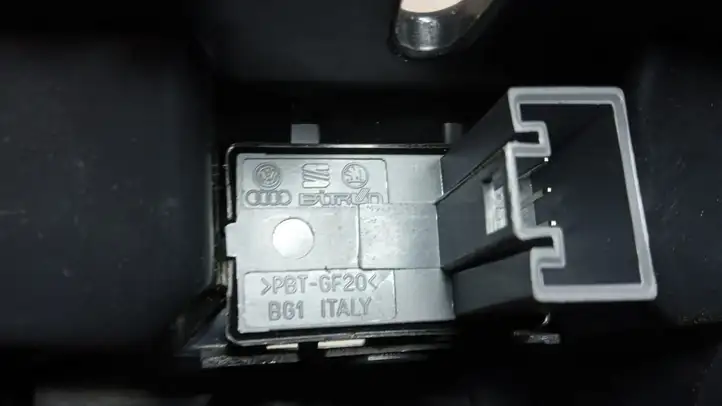 Seat Ibiza IV (6J,6P) (2008 - 2017) 6J4867125A Ручка двери / накладка — фото 4