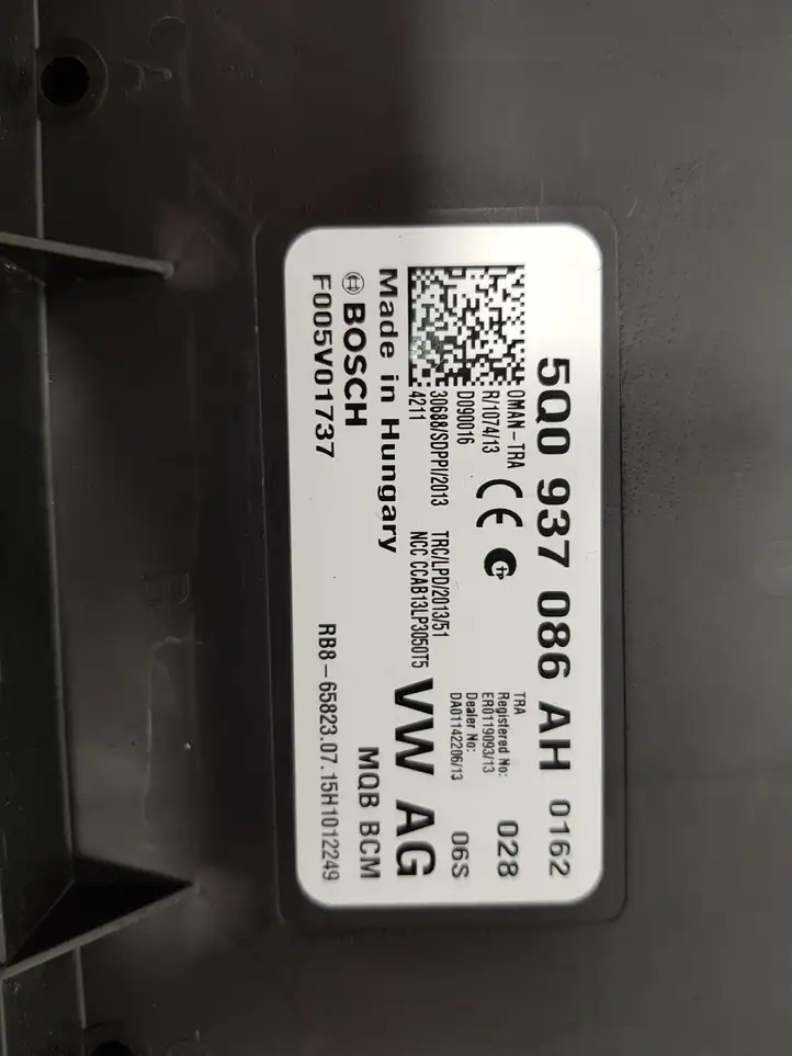 Volkswagen PASSAT B8 (2015 - ) 5Q0937086AH Модуль комфорта — фото 3