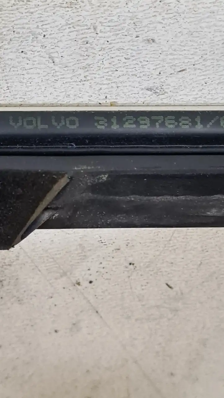 Volvo XC60 (2008 - 2013) 31297681 Накладка стекла задней двери — фото 5