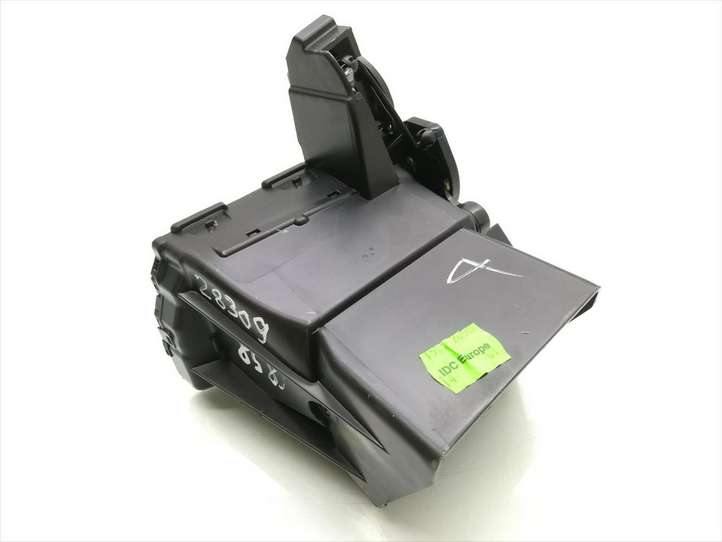 Citroen C5 (2004 - 2008)  9682425477 Боковая воздушный дефлектор