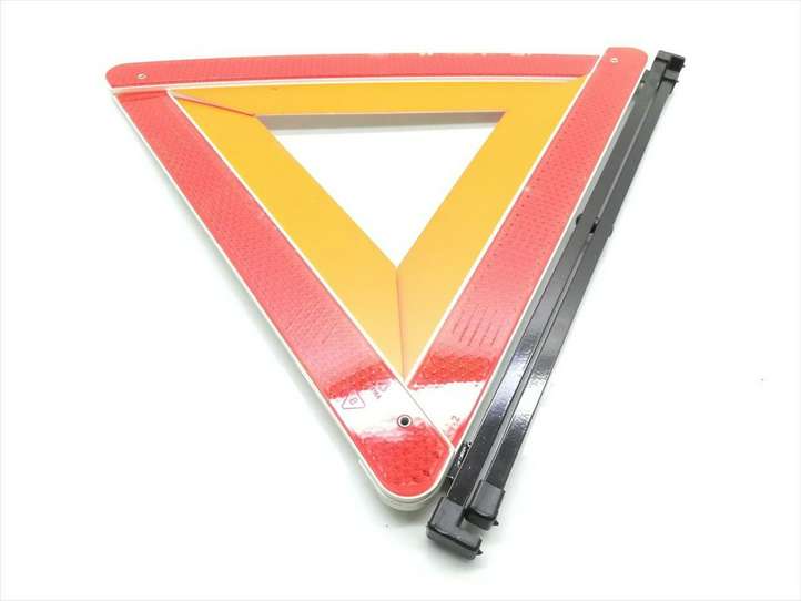 Volkswagen Golf IV (1998 - 2005)  27R039704 Аварийный знак