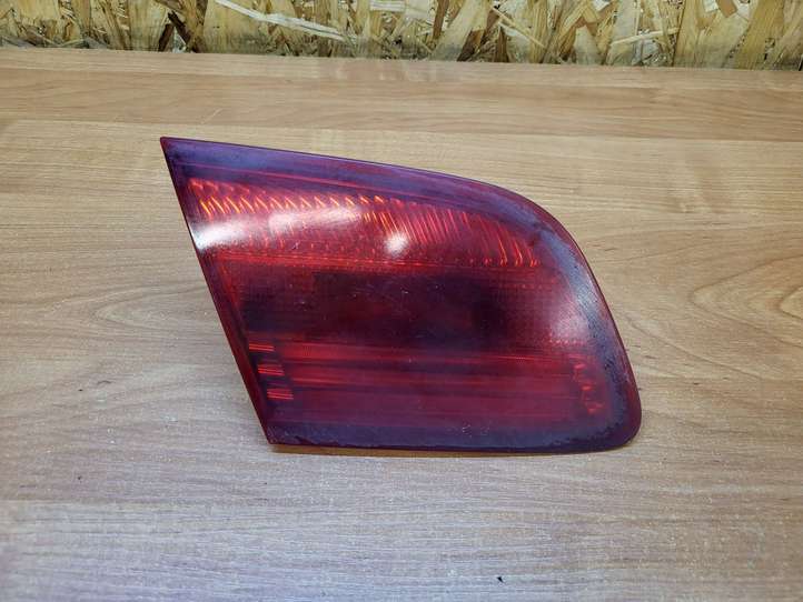 BMW 3 E92 E93 (2005 - 2014)  6321-7162299 Задний фонарь в крышке багажника