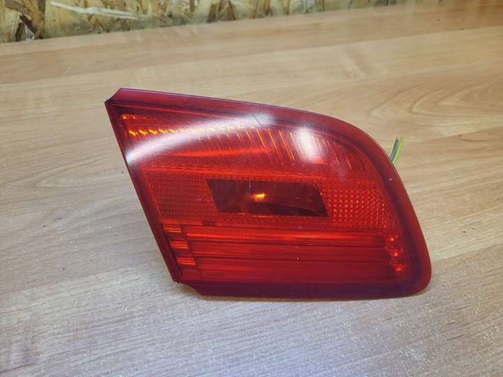 BMW 3 E92 E93 (2005 - 2014)  7162299 Задний фонарь в крышке багажника
