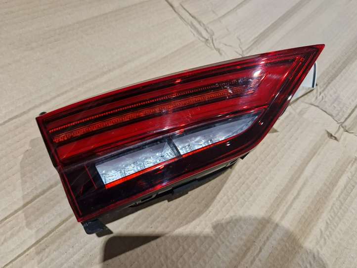 Audi A3/S3 8V (2016 - 2020)  8V5945093D Задний фонарь в крышке багажника