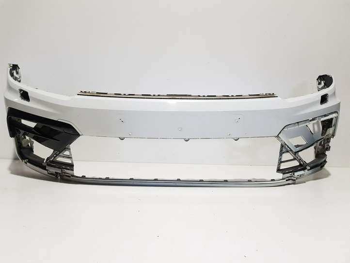 Volkswagen Tiguan (2016 - 2020)  5NN807221A Передний бампер
