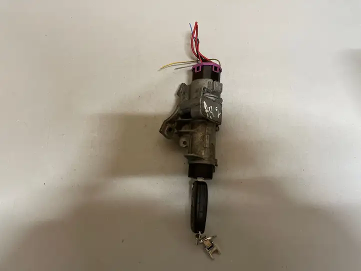 Skoda Fabia Mk2 (5J) (2007 - 2014) 4B0905851C Замок зажигания — фото 1