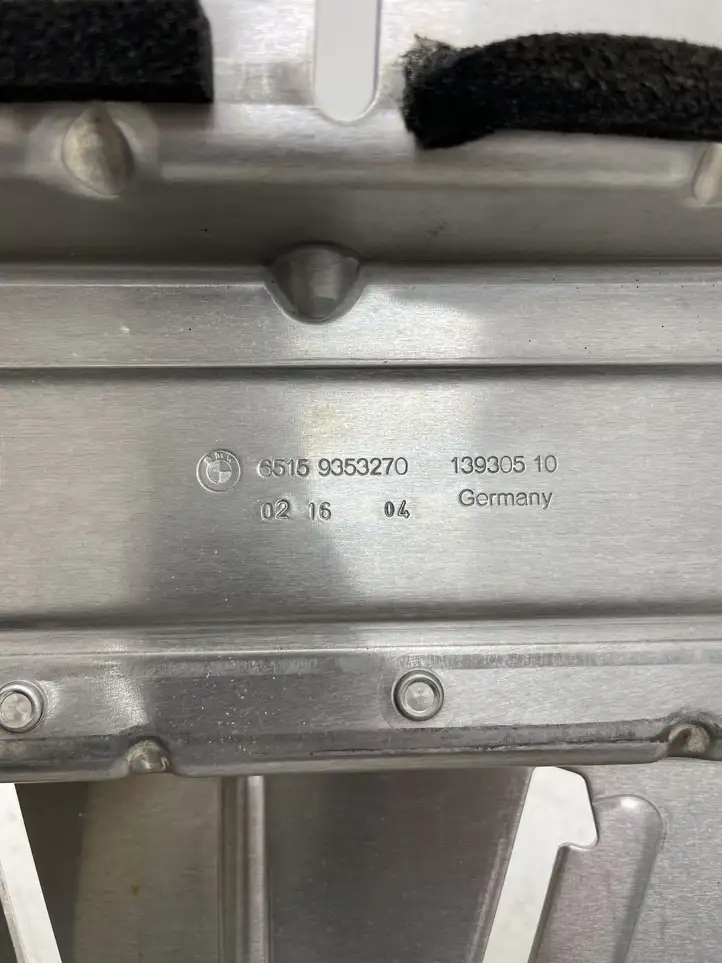 BMW 7 G11 G12 (2015 - 2022) 9353270 Кронштейн усилителя звука — фото 3