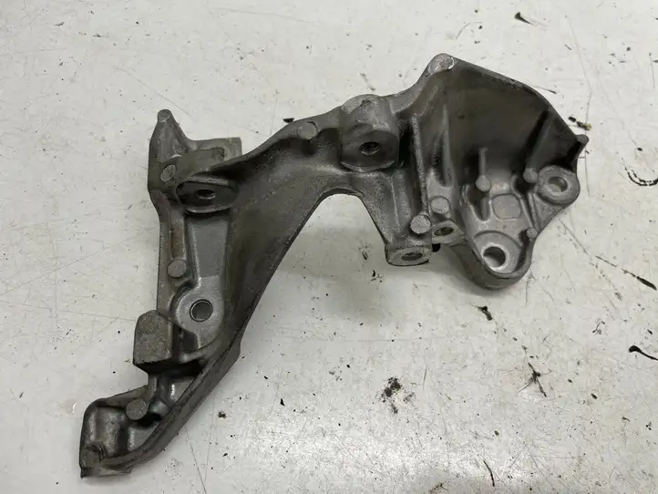 Mercedes-Benz C W205 (2014 - 2021) A6261410040 Прочие детали моторного отсека — фото 2