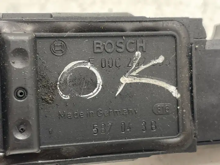 Volkswagen PASSAT B6 (2005 - 2010) F00C2G2055 Датчик массового расхода воздуха — фото 3