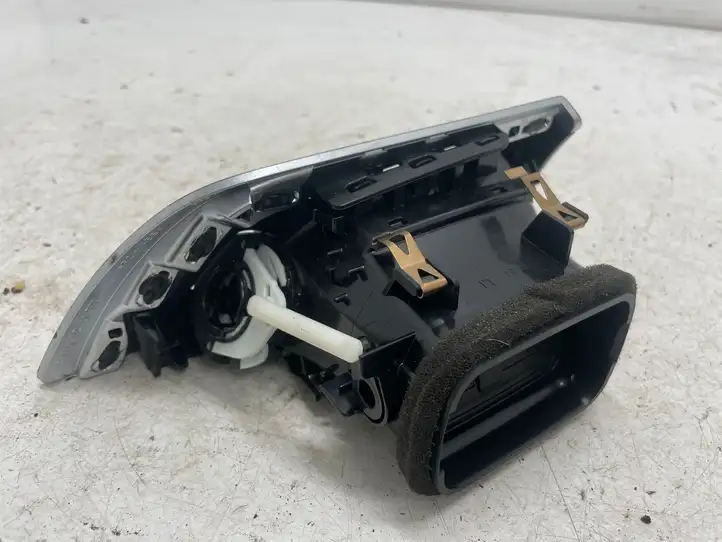 BMW 1 F20 F21 (2011 - 2019) 2636103 Боковой воздушный дефлектор — фото 2