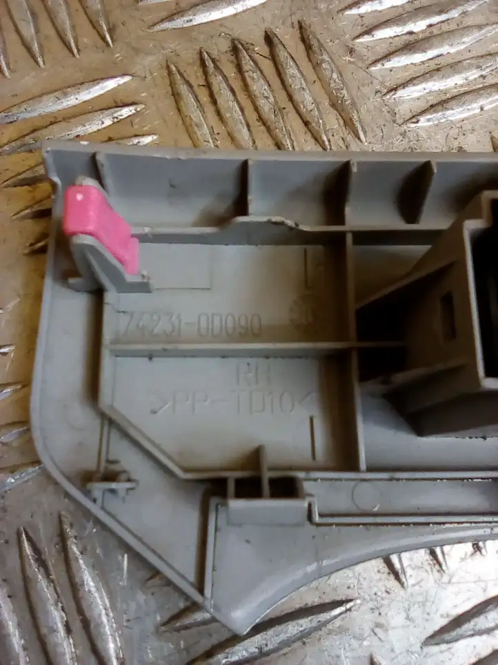 Toyota Yaris (2005 - 2009) 742310D090 Блок кнопок стеклоподъемников — фото 2
