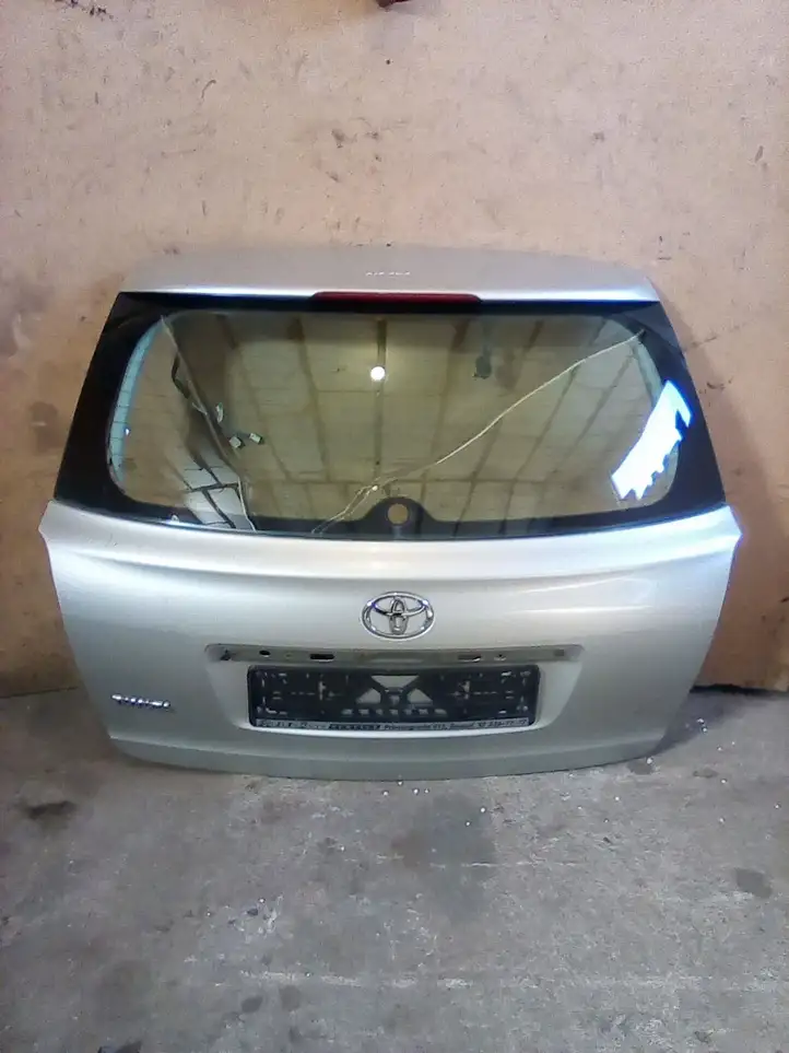 Toyota Avensis T250 (2003 - 2006) Крышка багажника — фото 1