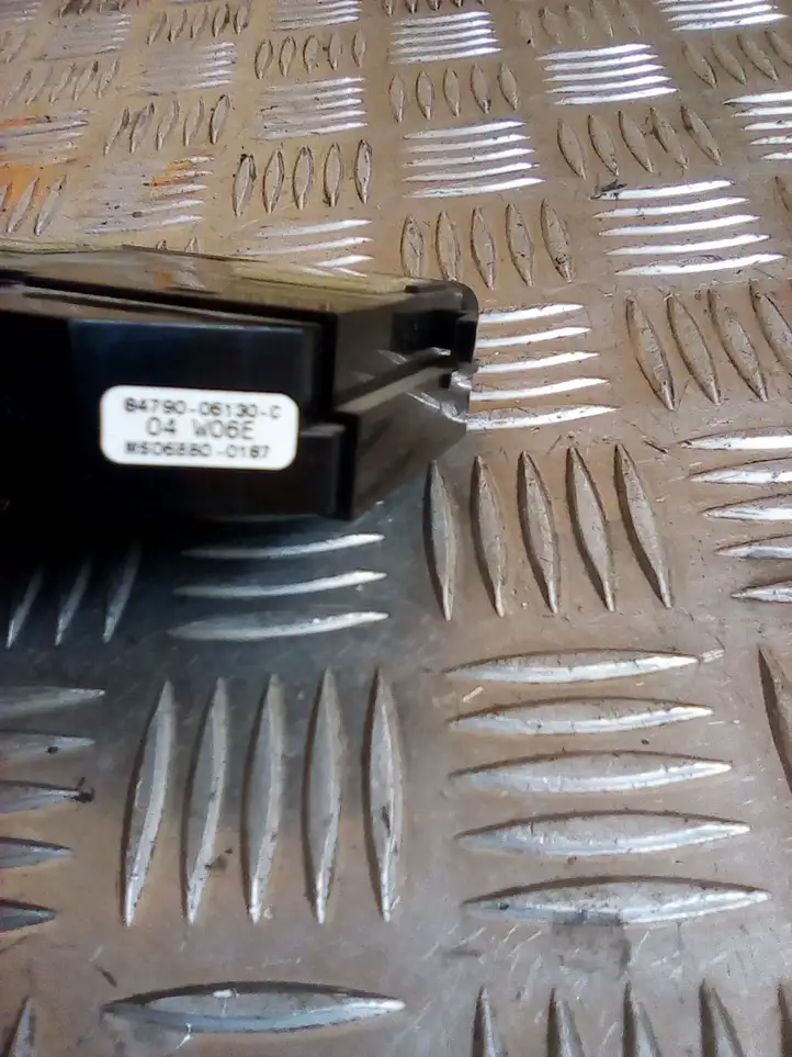 Toyota Avensis T250 (2003 - 2006) 8479005130C Кнопка обогрева стекла — фото 4