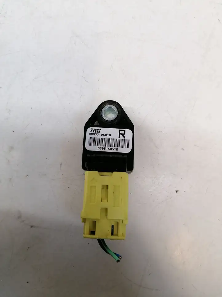 Toyota Avensis T250 (2003 - 2006) 8983305010 Датчик удара SRS — фото 1