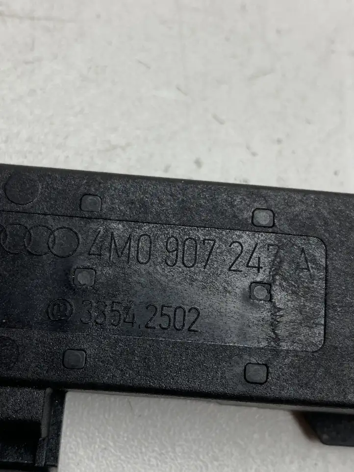 Audi A4 S4 B9 (2015 - 2019) 4M0907247A Блок бесключевого доступа — фото 3