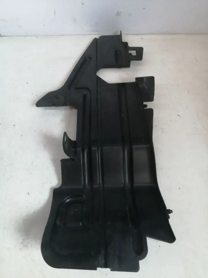 Toyota Avensis T250 (2003 - 2006) 5329305040 Дефлектор воздуха — фото 1