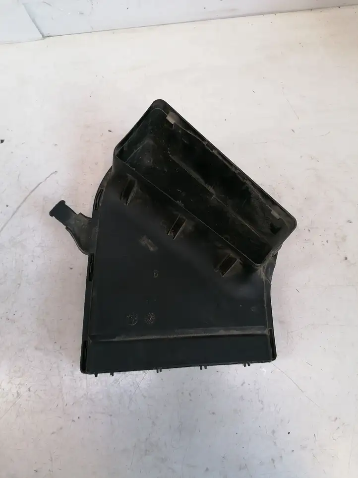 Audi A4 S4 B7 8E 8H (2004 - 2009) 8E0129617 Детали воздухозаборника — фото 2