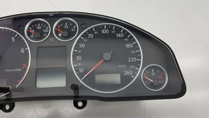 Audi A6 (1997 - 2001)  4B0920900R Спидометр (приборный щиток)