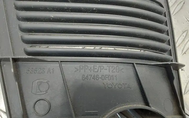 Toyota Corolla Verso AR10 (2004 - 2009) 647460F011 Прочие детали салона — фото 2