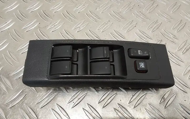 Toyota Corolla Verso AR10 (2004 - 2009) 848200F03000 Блок кнопок стеклоподъемников — фото 1