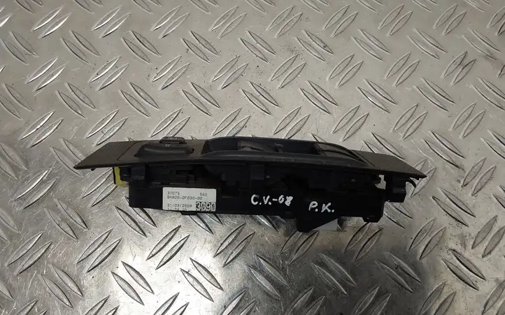 Toyota Corolla Verso AR10 (2004 - 2009) 848200F03000 Блок кнопок стеклоподъемников — фото 3
