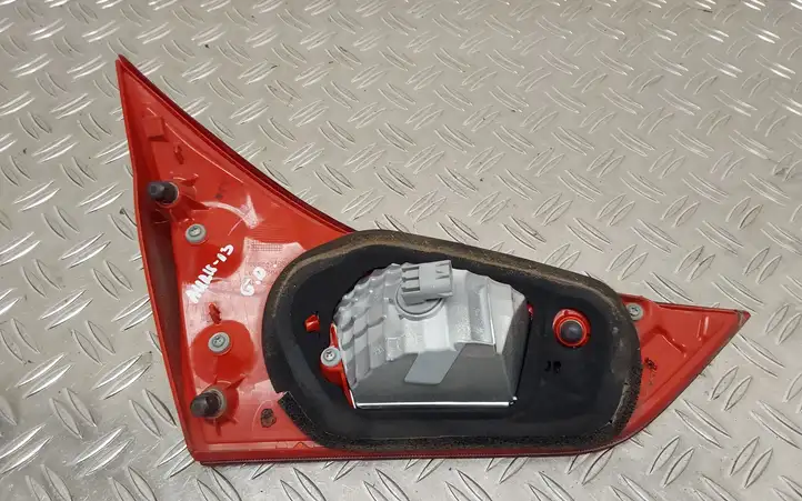Toyota Auris E180 (2012 - 2018) Задний фонарь в крышке багажника — фото 4