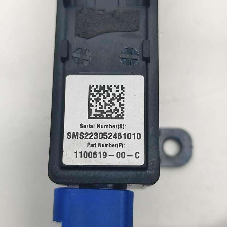 Tesla Model Y (2019 - )  110061900C Боковая камера в крыле