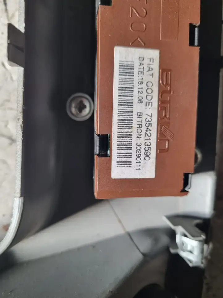 Peugeot Boxer (2007 - 2014) 7354213590 Включатель аварийных фонарей — фото 2