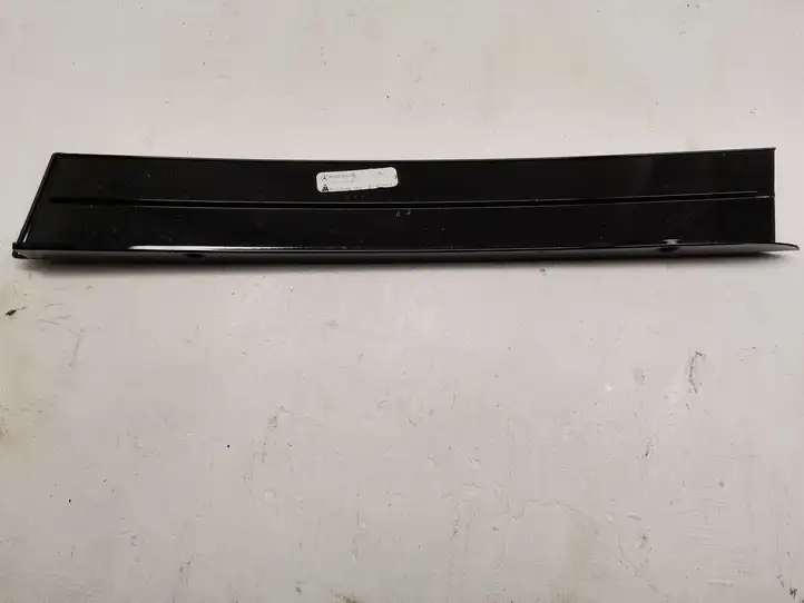 Mercedes-Benz GL X166 (2013 - 2019) A1666700287 Облицовка заднего бокового стекла — фото 1