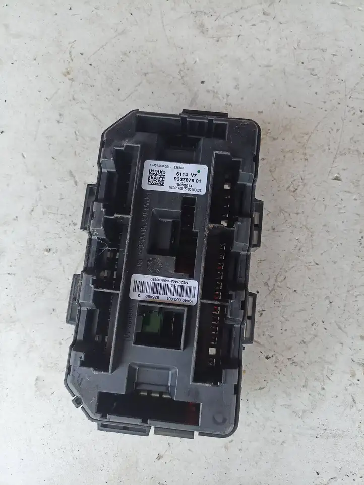 BMW 3 F30 F35 F31 (2012 - 2018) 9337879 Блок предохранителей — фото 1