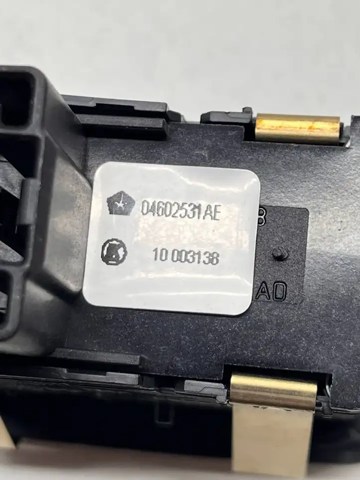 Dodge Journey (2007 - 2011) 04602531AE Кнопка стеклоподъемников — фото 2