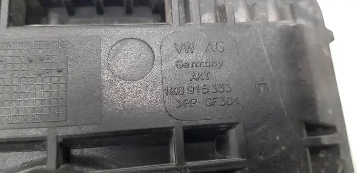 Volkswagen Caddy (2010 - 2015) 1K0915333H Площадка аккумулятора — фото 3