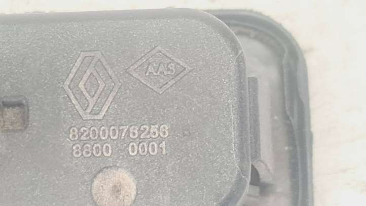 Renault Megane I (1995 - 2002)  8200076256 Ручка задней крышки