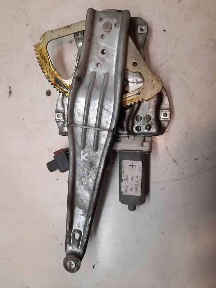 Toyota Avensis T250 (2003 - 2006) 6984005100 Стеклоподъемник задней двери — фото 1