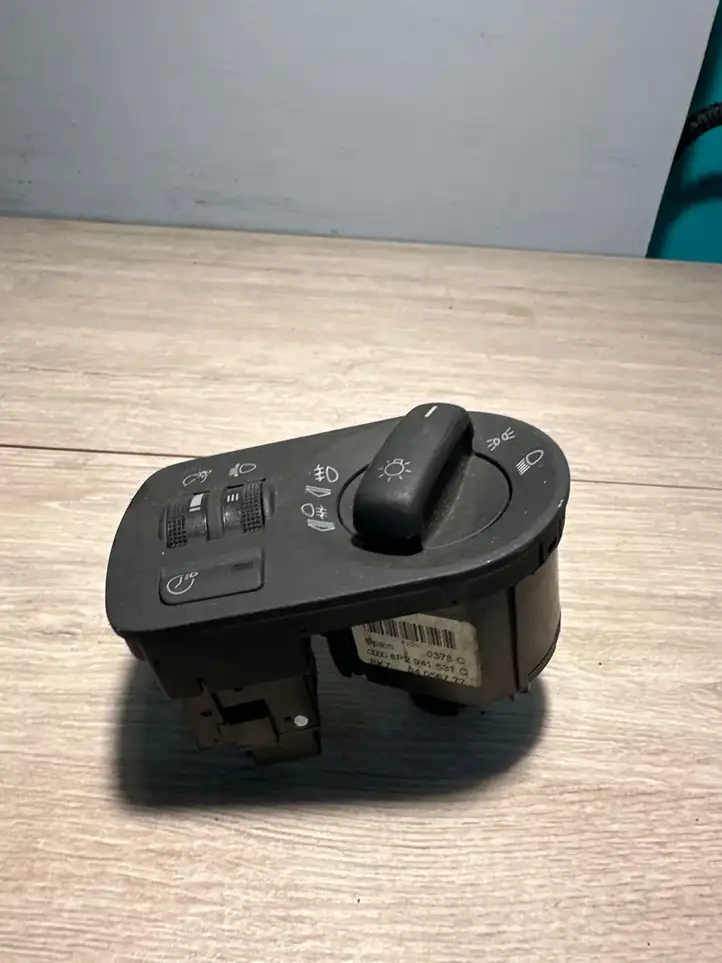 Audi A3/S3 8P (2008 - 2013) 8P2941531 Включатель фонарей — фото 1