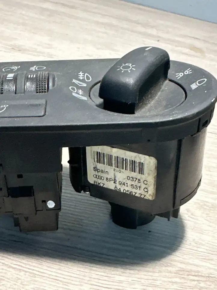 Audi A3/S3 8P (2008 - 2013) 8P2941531 Включатель фонарей — фото 2