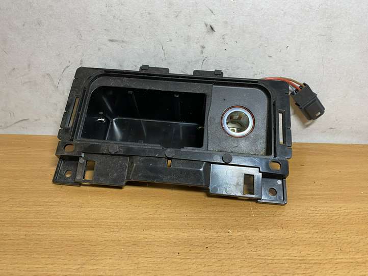 Audi A6 allroad (2012 - 2014)  4G0857951 Передняя пепельница