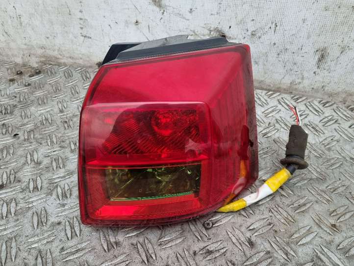 Peugeot 4007 (2007 - 2012)  22087919 Задний фонарь в кузове