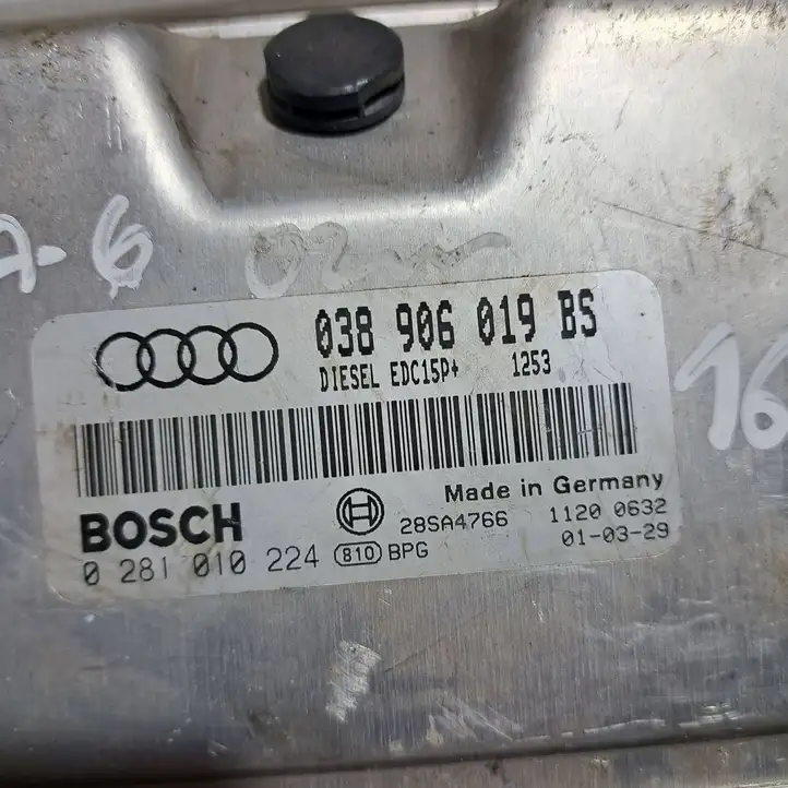 Audi A6 S6 C5 4B (1997 - 2001) 038906019BS Блок управления двигателем (ECU) — фото 2