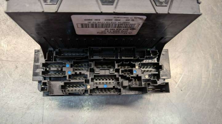 Mercedes-Benz C W203 (2000 - 2007)  2095451301 Ящик предохранителей (комплект)
