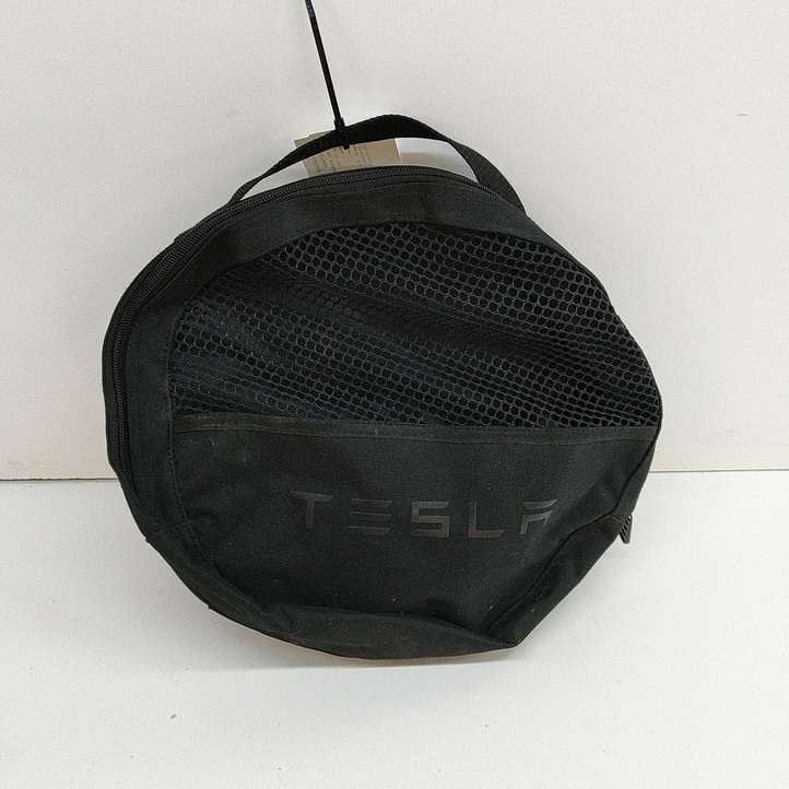 Tesla Model X (2015 - 2021)  102580102A Другие приборы