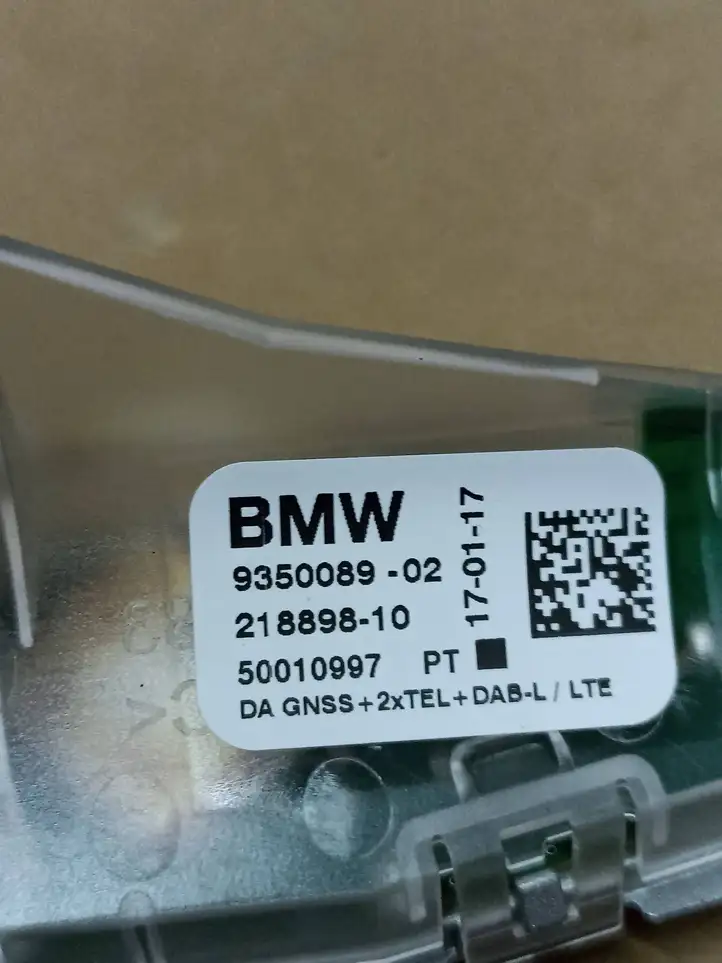 BMW 3 F30 F35 F31 (2012 - 2018) 21889810 GPS антенна — фото 4