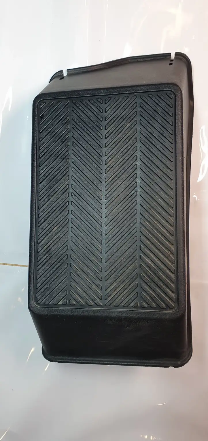 Toyota Land Cruiser (J120) (2002 - 2009) 5819060080 Подставка для ноги — фото 1