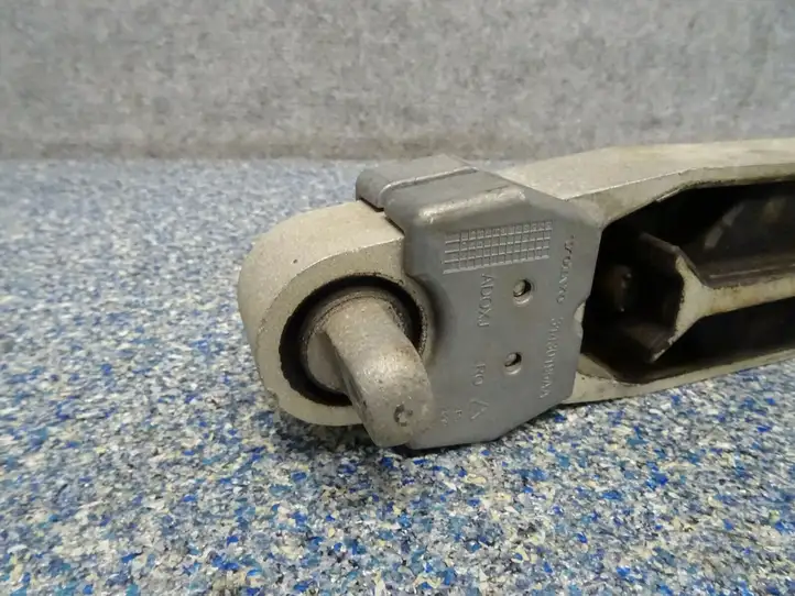 Volvo XC90 (2014 - 2019) 31430195 Опора двигателя — фото 6